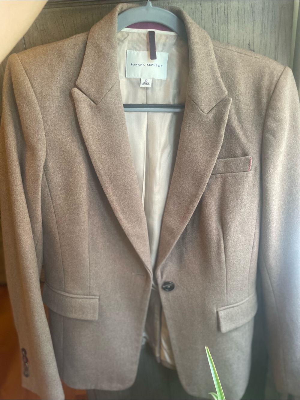 Banana Republic Single-Button Wool-Blend Blazer in Tan